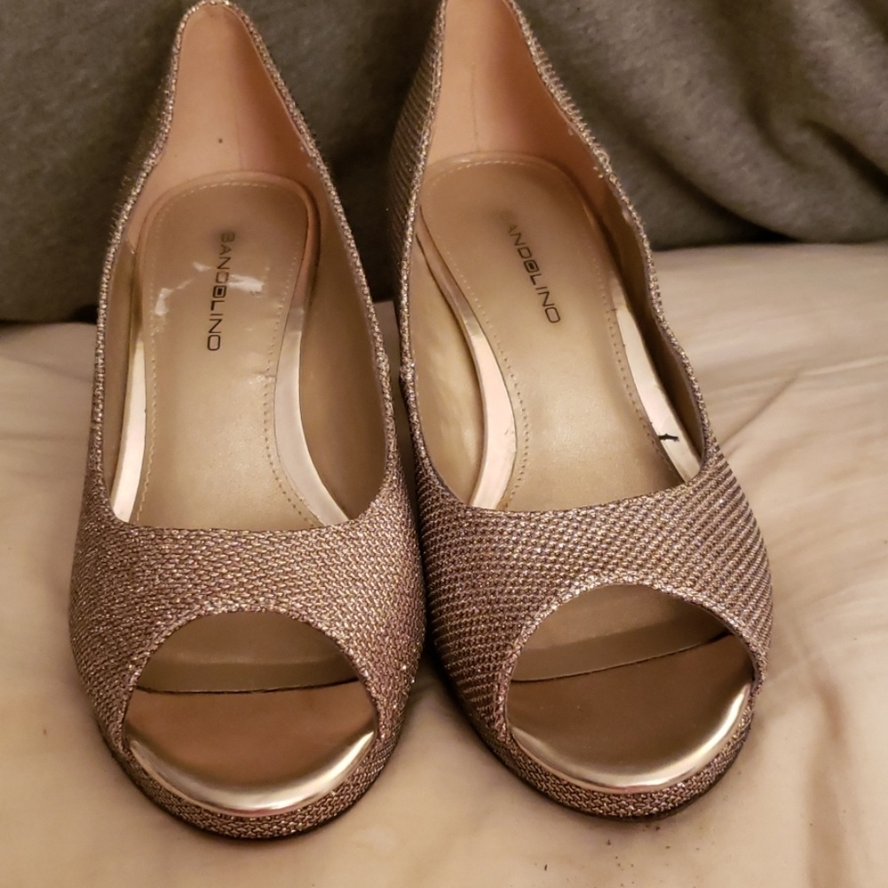 FINAL ⬇️ BANDOLINO PEEP TOE PLATFORM HEEL